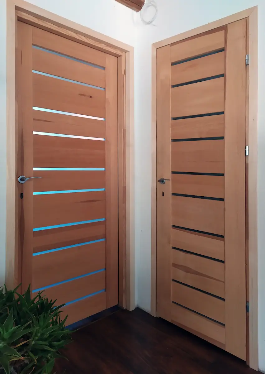 Beltéri ajtó beszerelés, takaróléccel, zárszerelés Piliscsabán – precíz munka