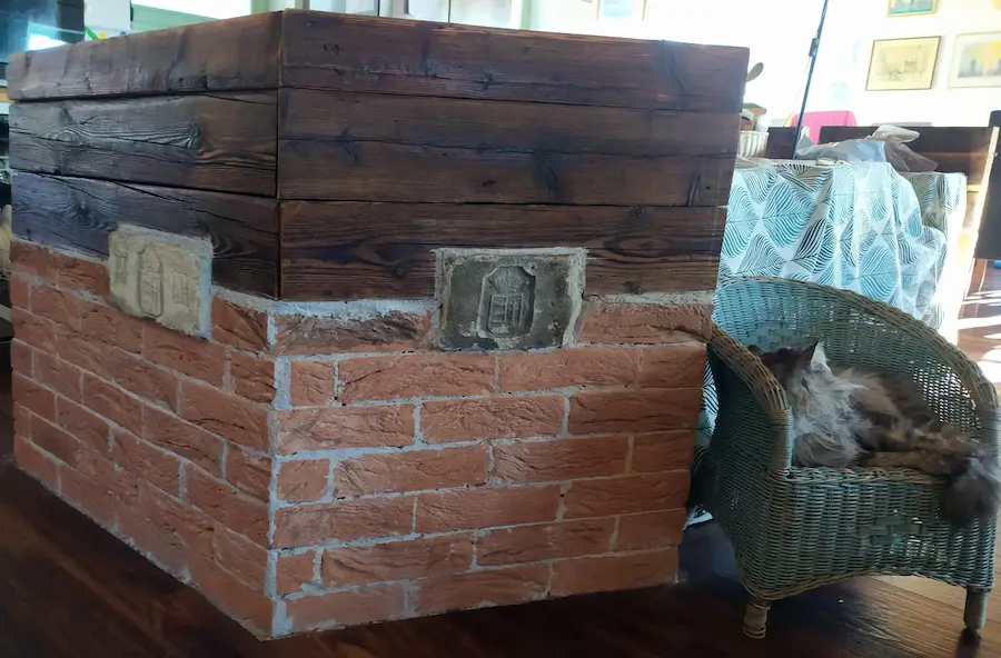 Dísztégla, bontott tégla, gerenda konyhapult-bárpult Piliscsabán – precíz munka