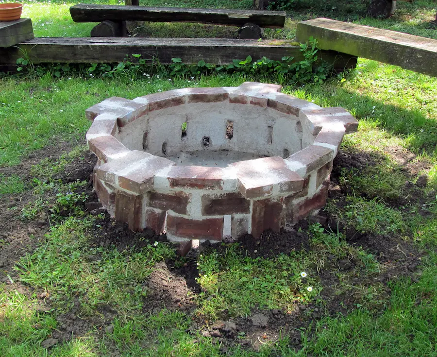 Tűzrakóhely süllyesztett hatású de víz kifolyik Piliscsabán – precíz munka